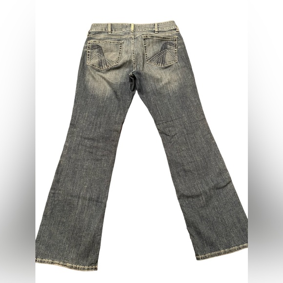 Ariat Maisie Bootcut Jean Mid Rise 33 x 32 Distress Wash - Picture 3 of 10